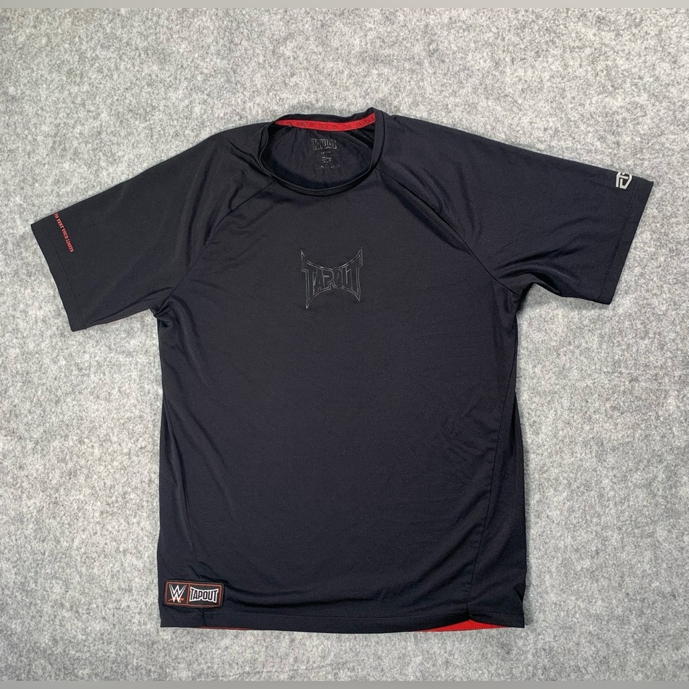 Vintage WWE Tapout Men's Black and Red Short Sleeve Tee